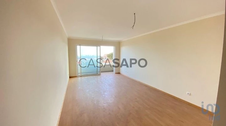 Apartamento T2 para comprar em Santa Cruz