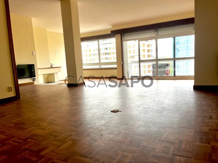 Apartamento T3+1 para alugar no Porto