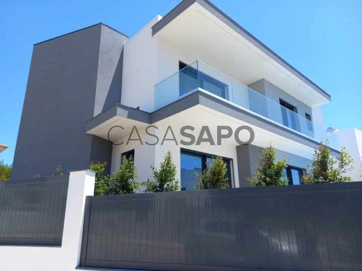 Moradia T4 Duplex para comprar em Cascais