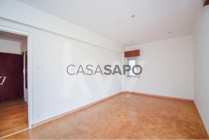 Apartamento T2 Duplex para alugar em Oeiras