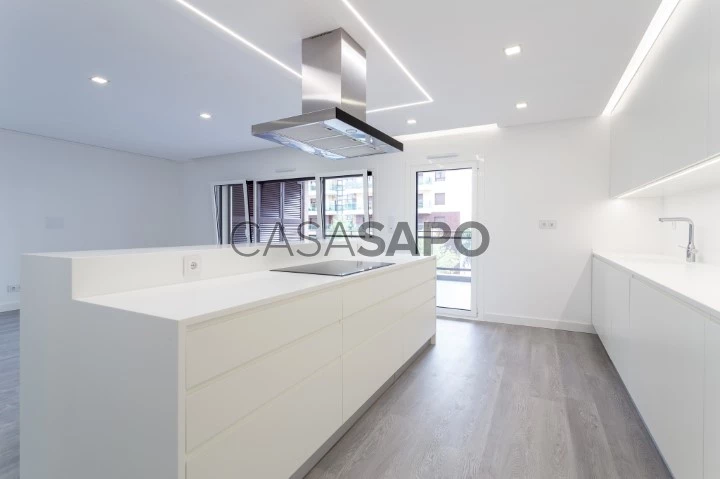 Apartamento T2 para comprar em Loures