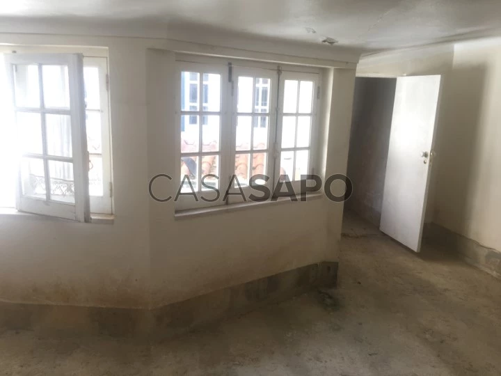 Moradia T4 Duplex para comprar em Caldas da Rainha