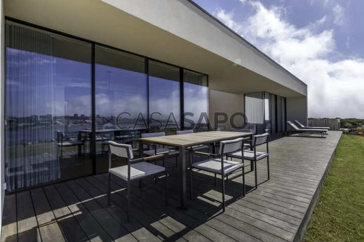 Moradia T4 Duplex para comprar em Vila Nova de Gaia