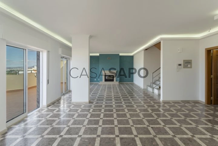 Apartamento T4+1 Duplex para comprar em Faro