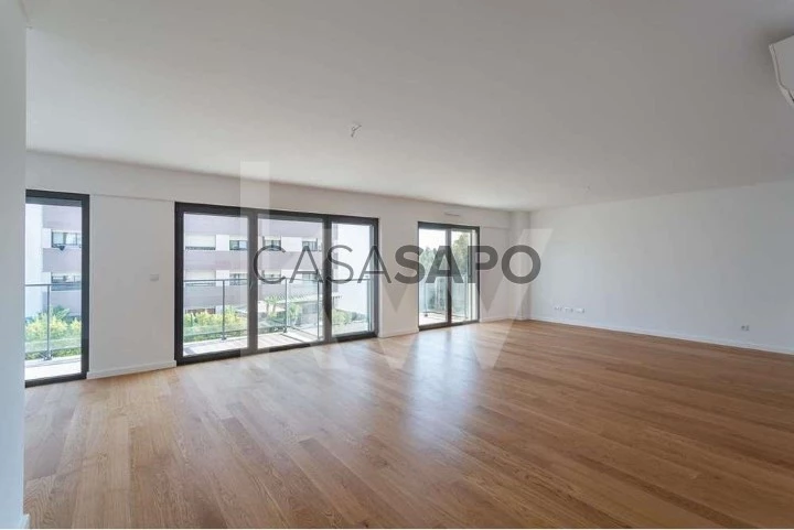 Apartamento T5 Duplex para comprar em Lisboa