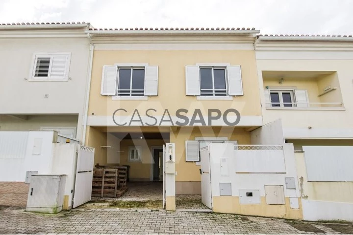 Moradia T4 Triplex para comprar no Seixal