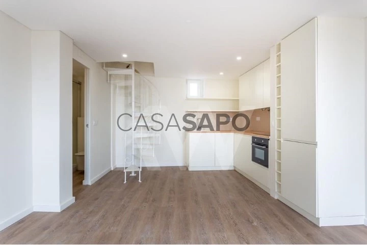 Apartamento T2 Duplex para alugar em Lisboa