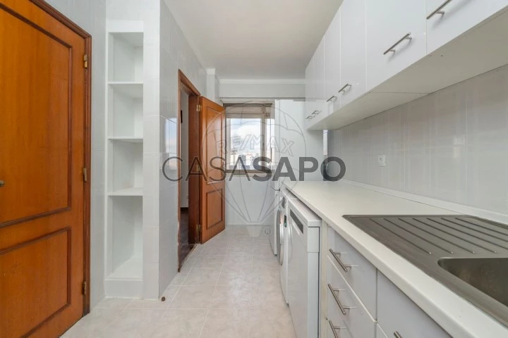 Apartamento T2 para comprar na Amadora