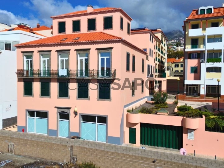 Apartamento T3 + 1 no Centro do Funchal - Madeira