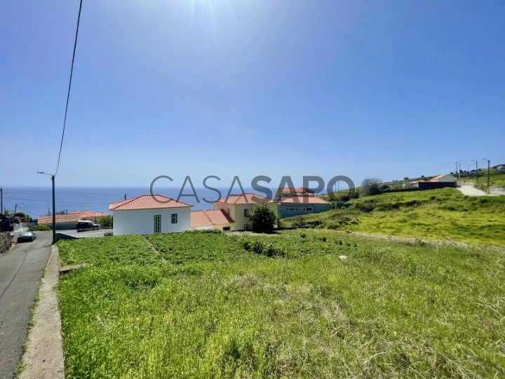 Terreno com 680 m2 na Calheta