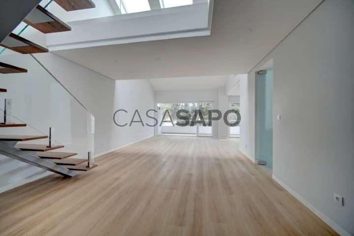 Apartamento T3+1 Duplex para comprar em Cascais