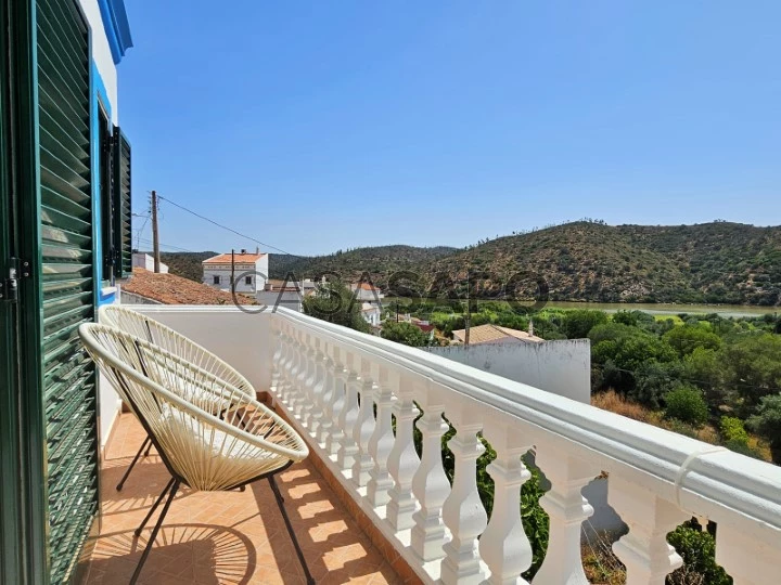 Moradia com terraço e vista para o rio Guadiana - Alcoutim