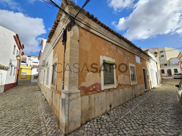 Ruína no centro histórico de Loulé com projeto aprovado para v2 e v1