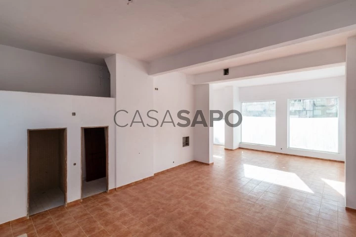 Loja Venda 85.500 € em Barreiro, Alto do Seixalinho, Santo André e  Verderena - CASA SAPO - Portal Nacional de Imobiliário