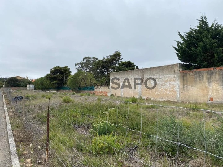 Terreno com projecto para 4 moradias na Abrunheira