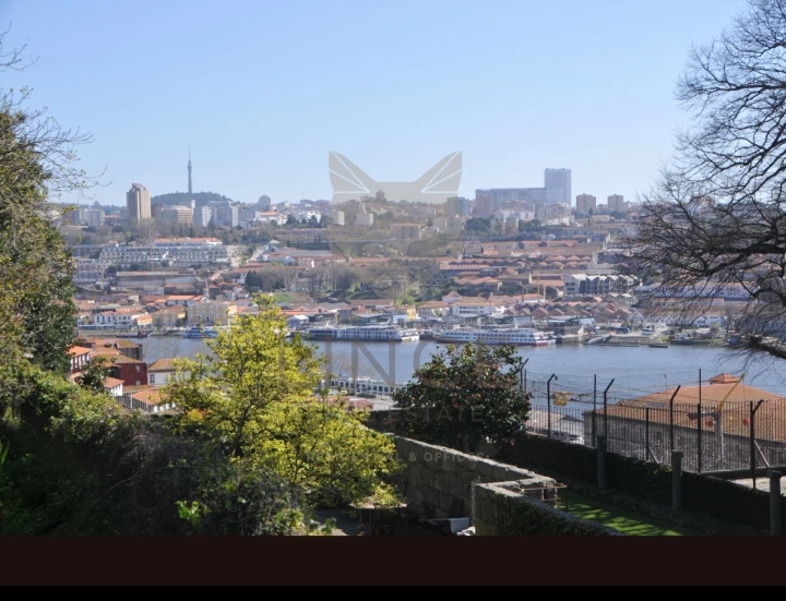 Apartamento T2 Triplex para comprar no Porto