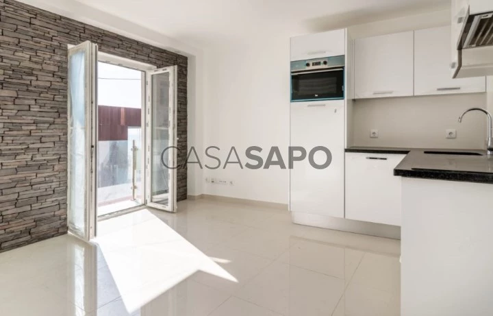 Apartamento T2 para comprar em Sesimbra