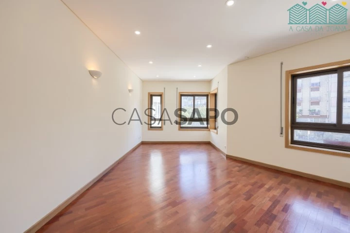 Apartamento T3 + 1 com terraço no Centro de Aveiro