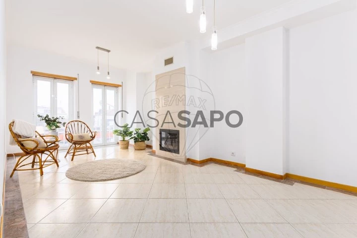 Apartamento T3 para comprar em Almada