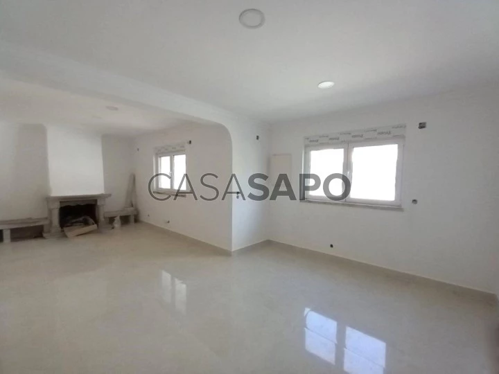 Moradia T5 Duplex para comprar no Seixal