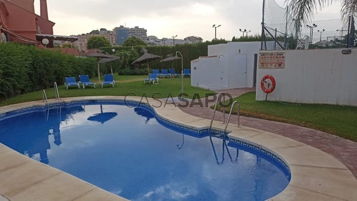 Townhouse for sale in Los Pacos, Fuengirola, with garden and communal pool.