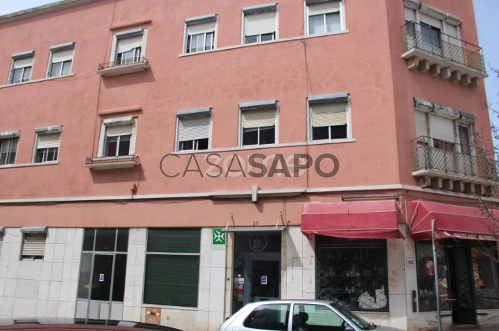 Comercial para comprar em Lisboa