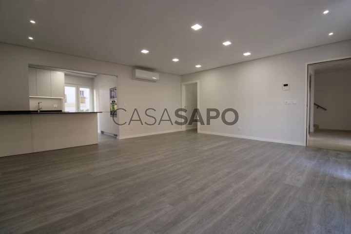 Apartamento T3 Triplex para comprar em Cascais