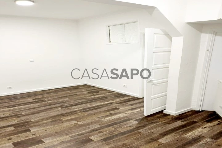 Two independent 1 bedroom apartments in Campo de Ourique