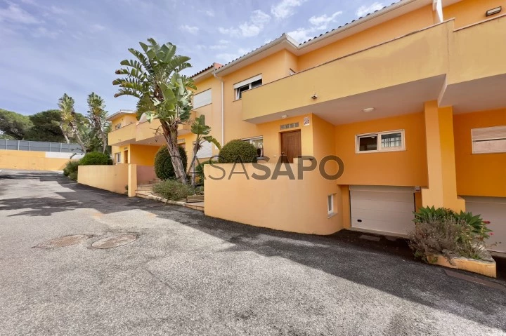 Furnished and Equipped Singular House in a Gated Community in Estoril