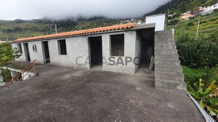 Moradia T5 Duplex para comprar em Calheta (Madeira)