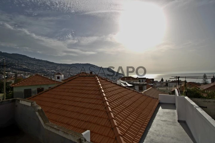 Moradia T5 Duplex para comprar no Funchal