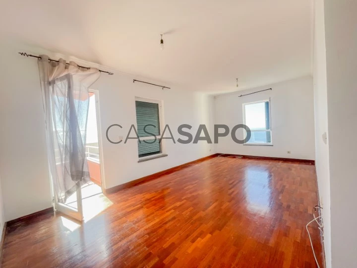 Apartamento T3 para comprar em Santa Cruz