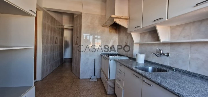 Apartamento T2 para alugar em Loures