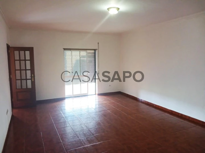 Apartamento T2 para comprar no Cadaval