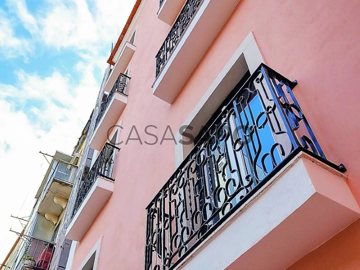 Apartamento-2quartos-Varanda-Anjos-Lisboa-Cluttons