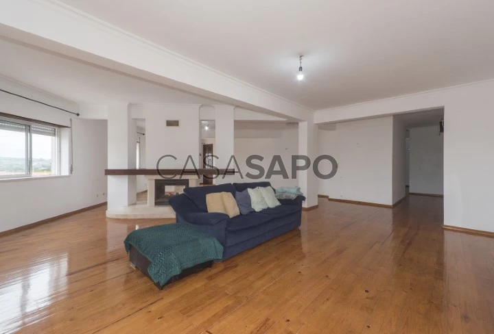 Apartamento T4 para comprar no Bombarral