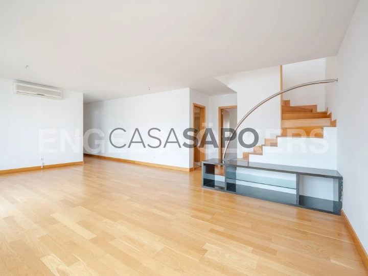 T4 duplex em Alvalade