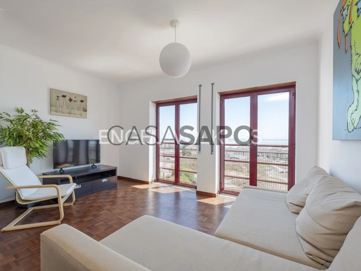 Apartamento T4 c/ vista rio em Marvila