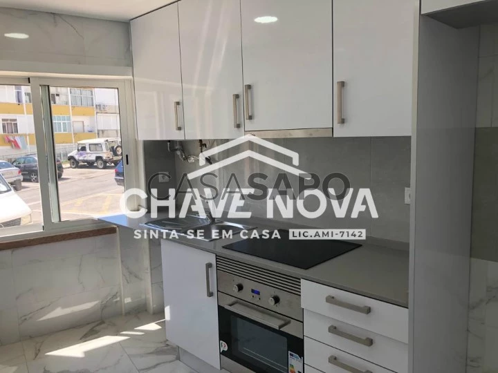 Apartamento T2 Triplex para comprar na Amadora