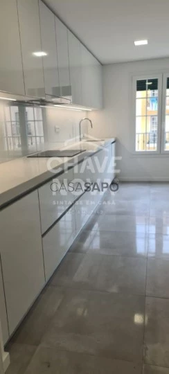 Apartamento T3 para comprar na Amadora