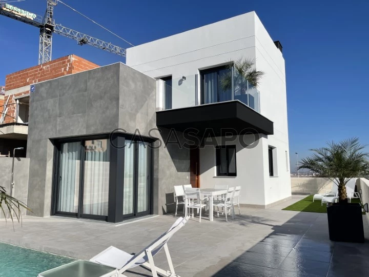 Casa con piscina en venta en Los Altos, Torrevieja.