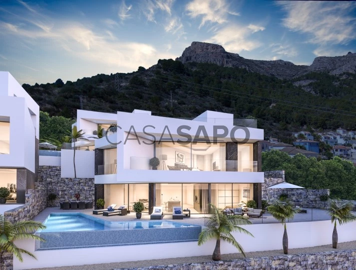 Villa de lujo con vistas al mar en venta en Calpe.