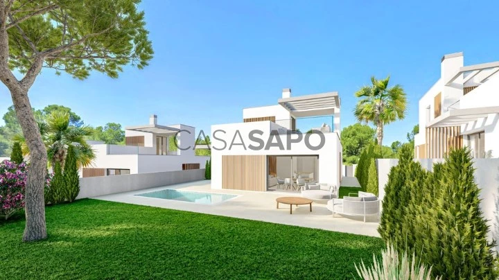 Magnífica villa con vistas al skyline de Benidorm en venta en Finestrat.