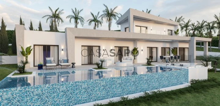 Villa de lujo con vistas al mar y montaña en venta en Jávea