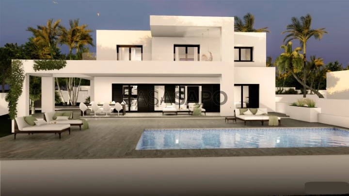 Modern villa under construction in Jávea, overlooking the Montgó and the Sea.