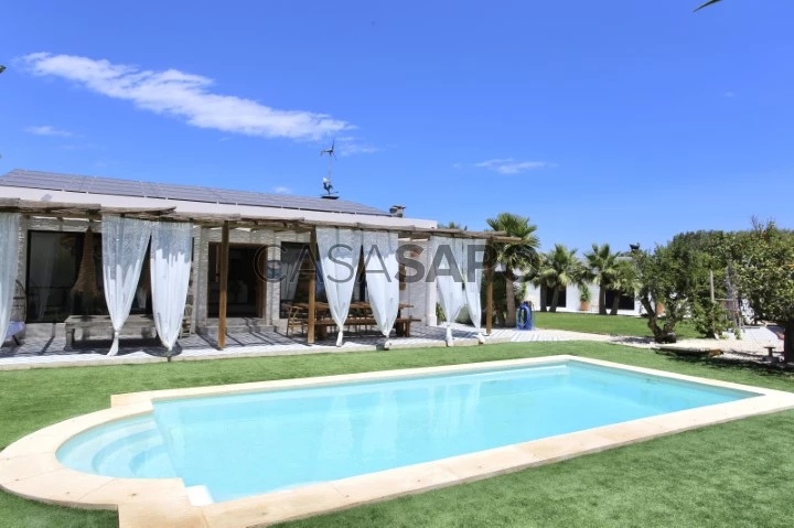 Villa tradicional de estilo ibicenco en venta a 5 minutos del Arenal, Jávea