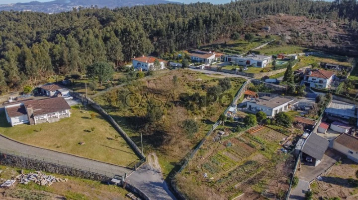 Lote para comprar em Guimarães