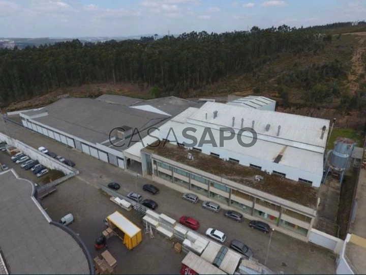 Armazém industrial com 7.375 m2 na Trofa