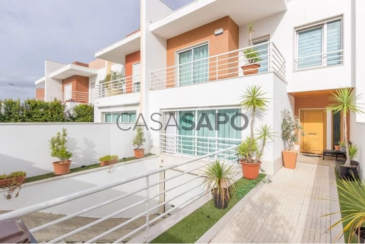 Moradia T5 Duplex para comprar no Barreiro