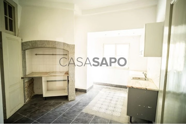 Apartamento T5 Triplex para comprar em Lisboa